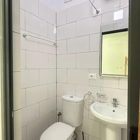 Center בית הארחה