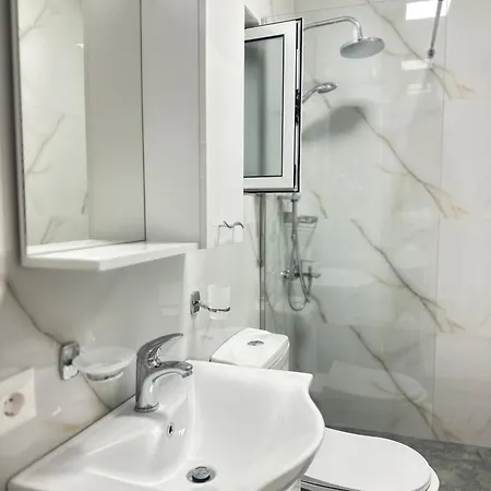 Pensión Center 3*