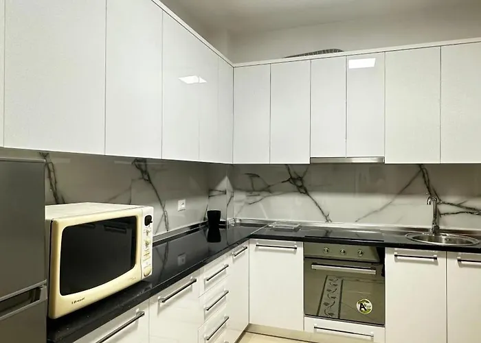 Center בית הארחה