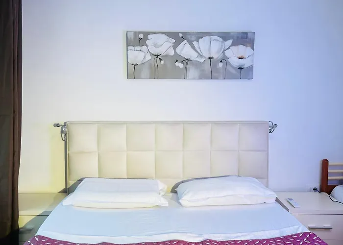 Center בית הארחה