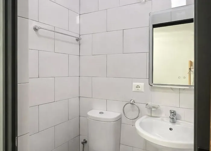 Center בית הארחה 3*