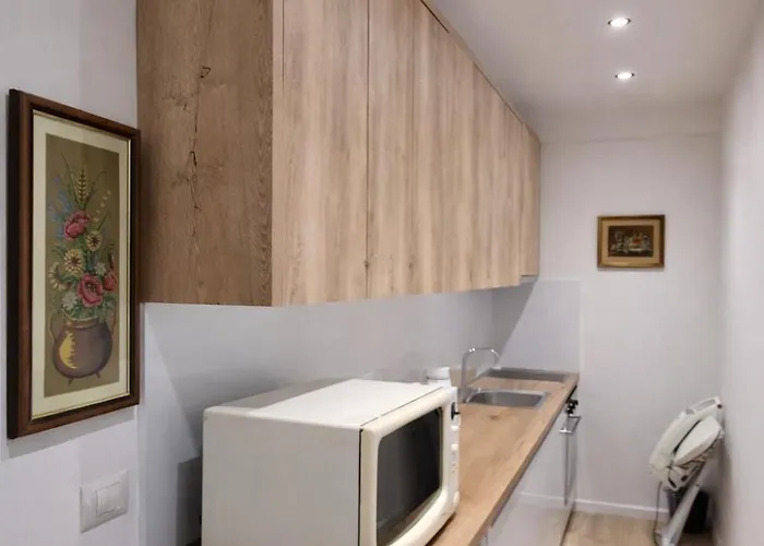 Center בית הארחה 3*